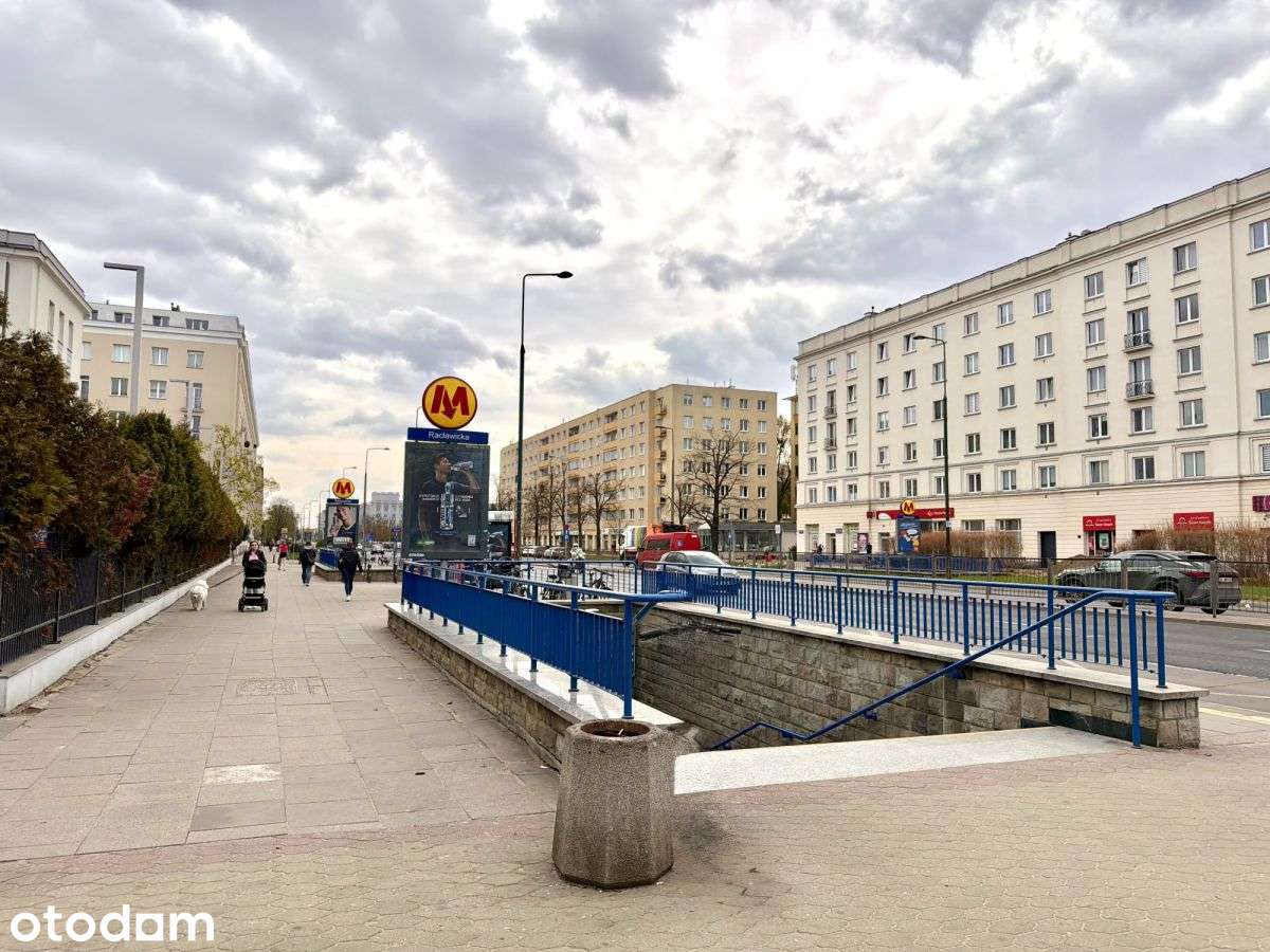 Przy Metrze Racławicka | Budynek z cegły | Piwnica
