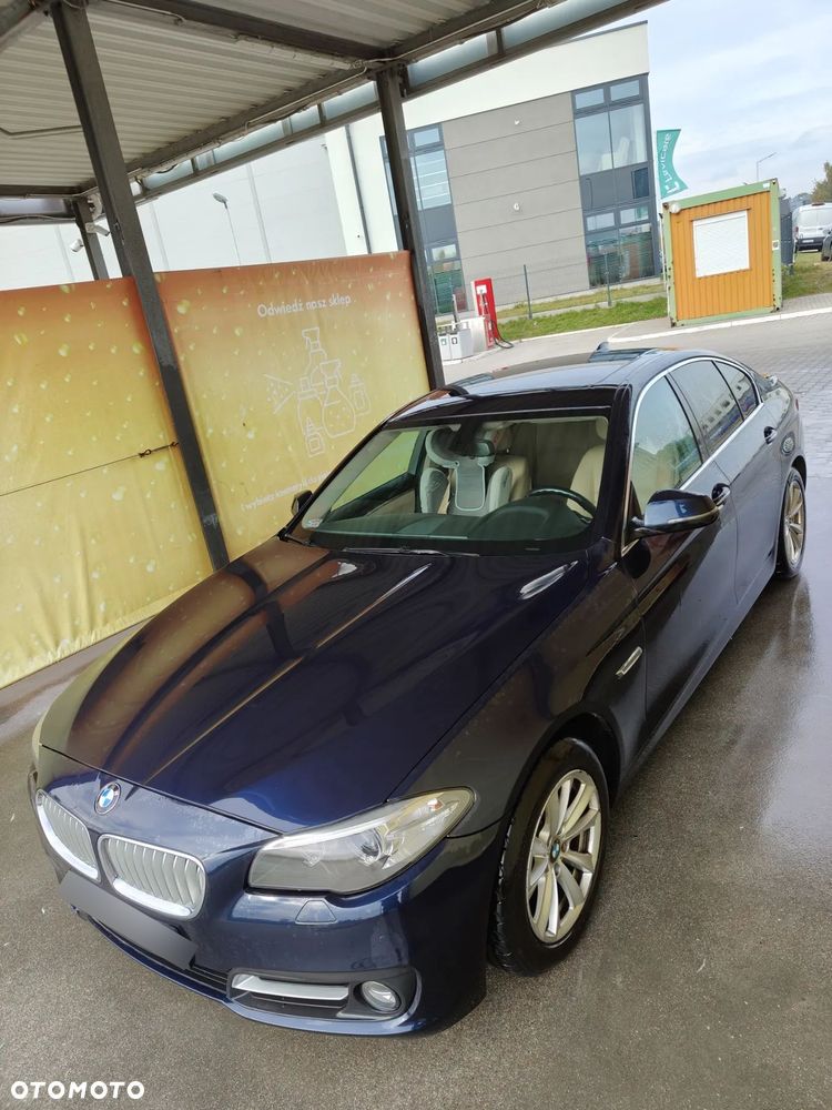BMW Seria 5 528i xDrive - 12
