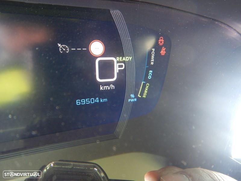 Peugeot e-2008 50 kWh GT - 6
