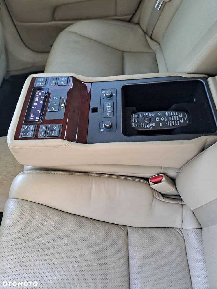 Lexus LS - 11