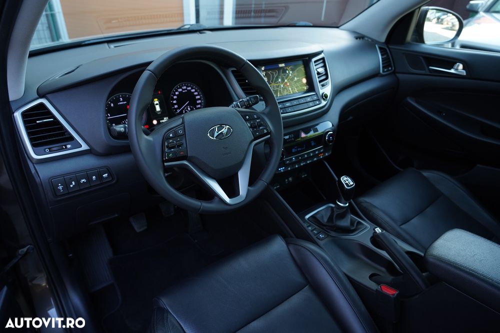 Hyundai Tucson 2.0 CRDI 4WD 6MT Style - 14