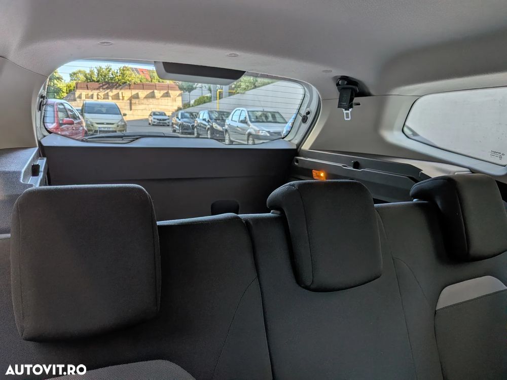 Dacia Duster 1.6 SCe Essential - 8