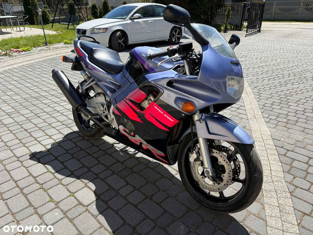 Honda CBR - 3