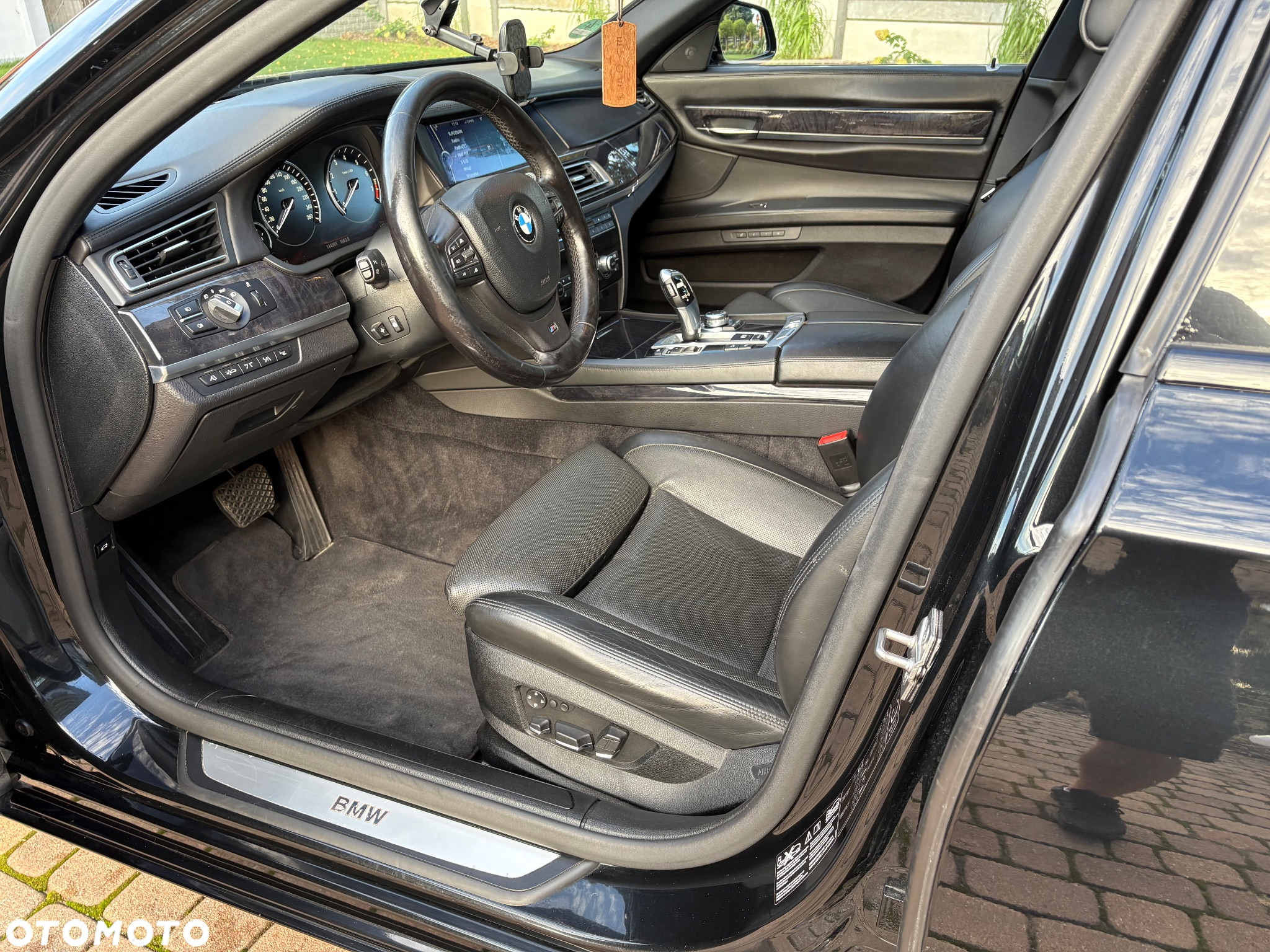 BMW Seria 7 750i L xDrive - 13