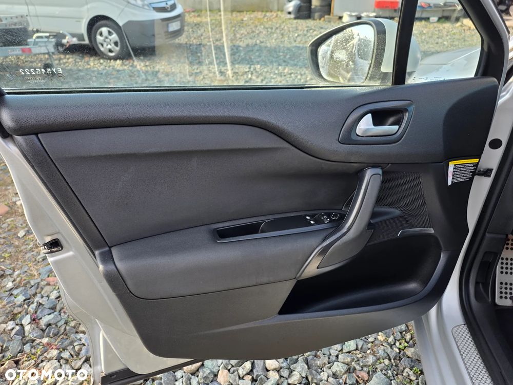 Citroën DS4 e-HDi 115 ETG6 SoChic - 25