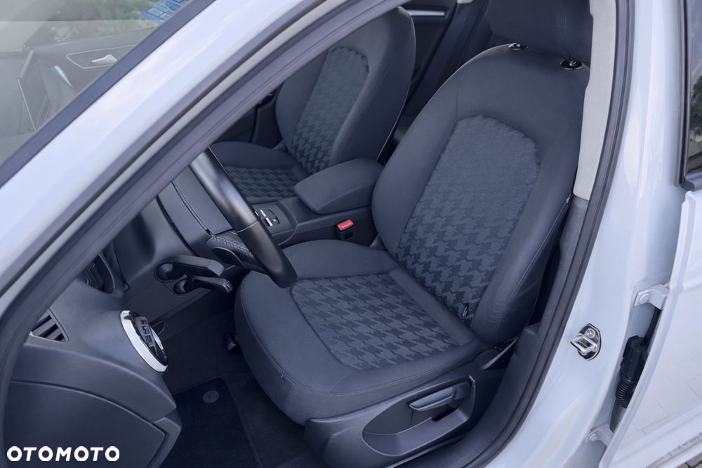 Audi A3 Sportback 1.6 TDI (clean diesel) S tronic Attraction - 34