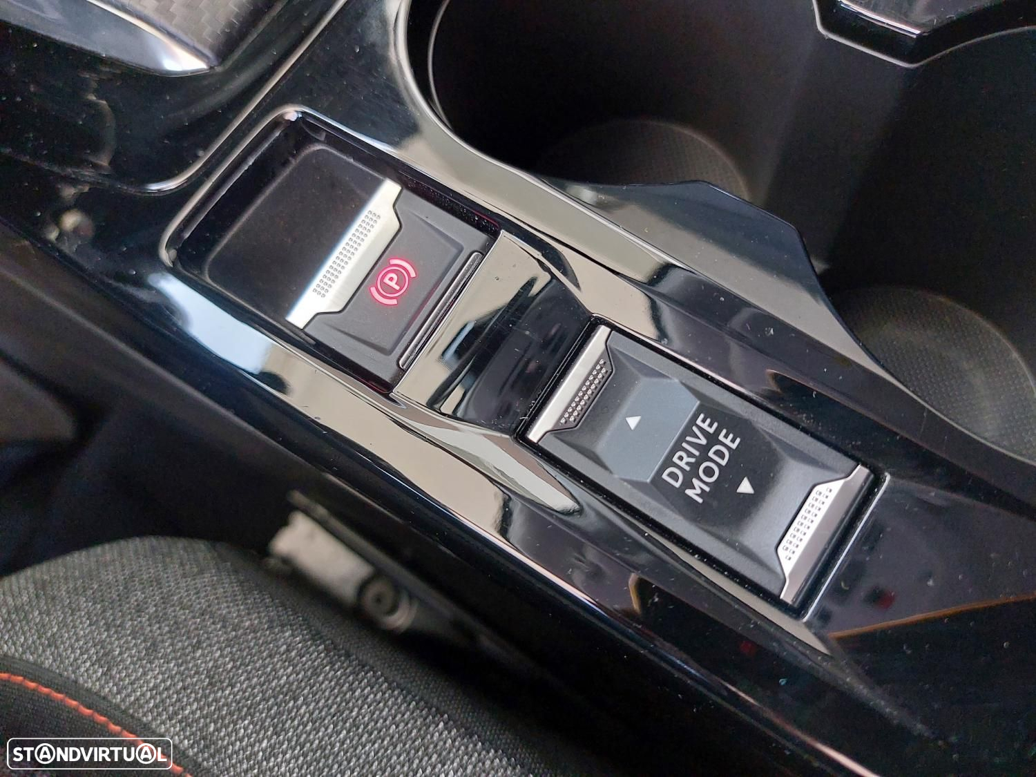 Peugeot e-2008 50 kWh Active Pack - 42