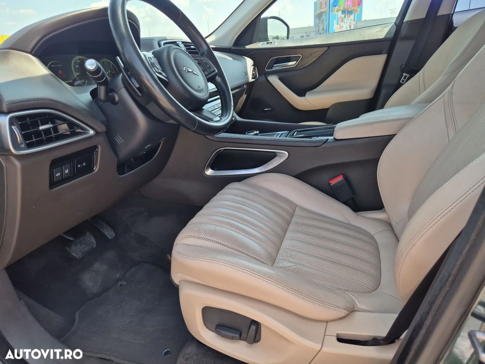Jaguar F-Pace 20d AWD Portfolio - 10