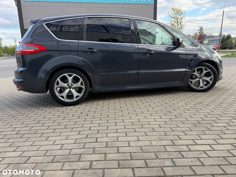 Ford S-Max - 13