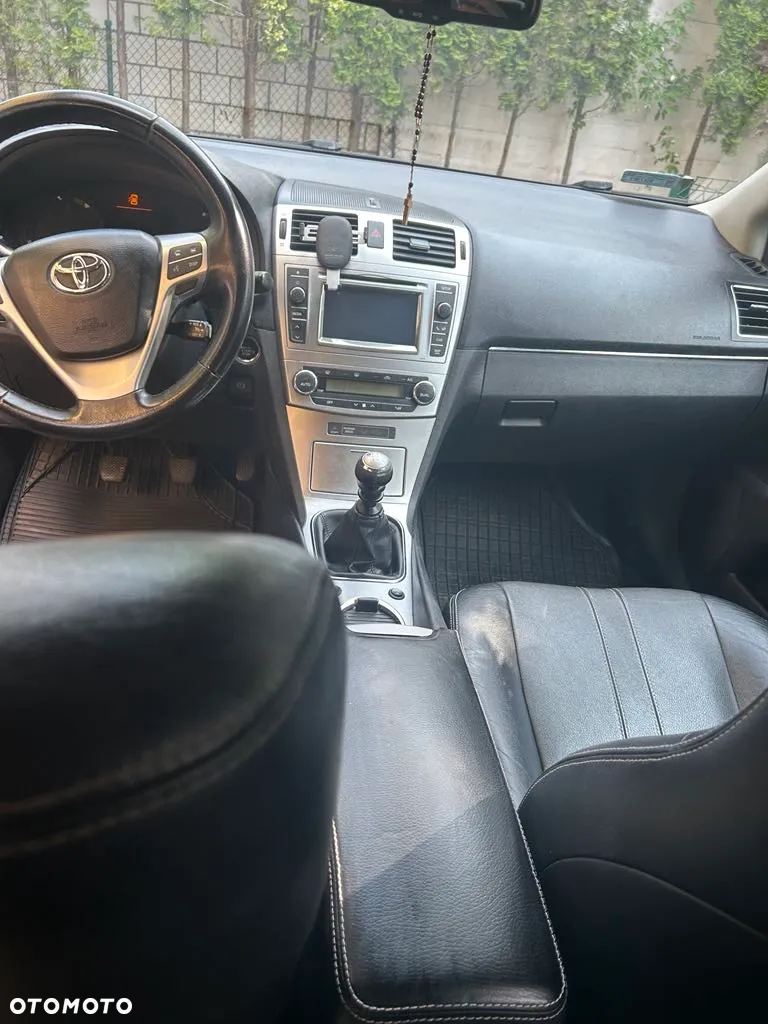 Toyota Avensis - 11