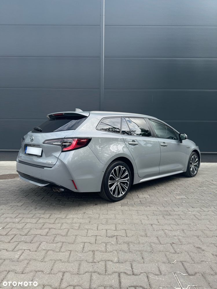 Toyota Corolla 2.0 Hybrid Executive - 11