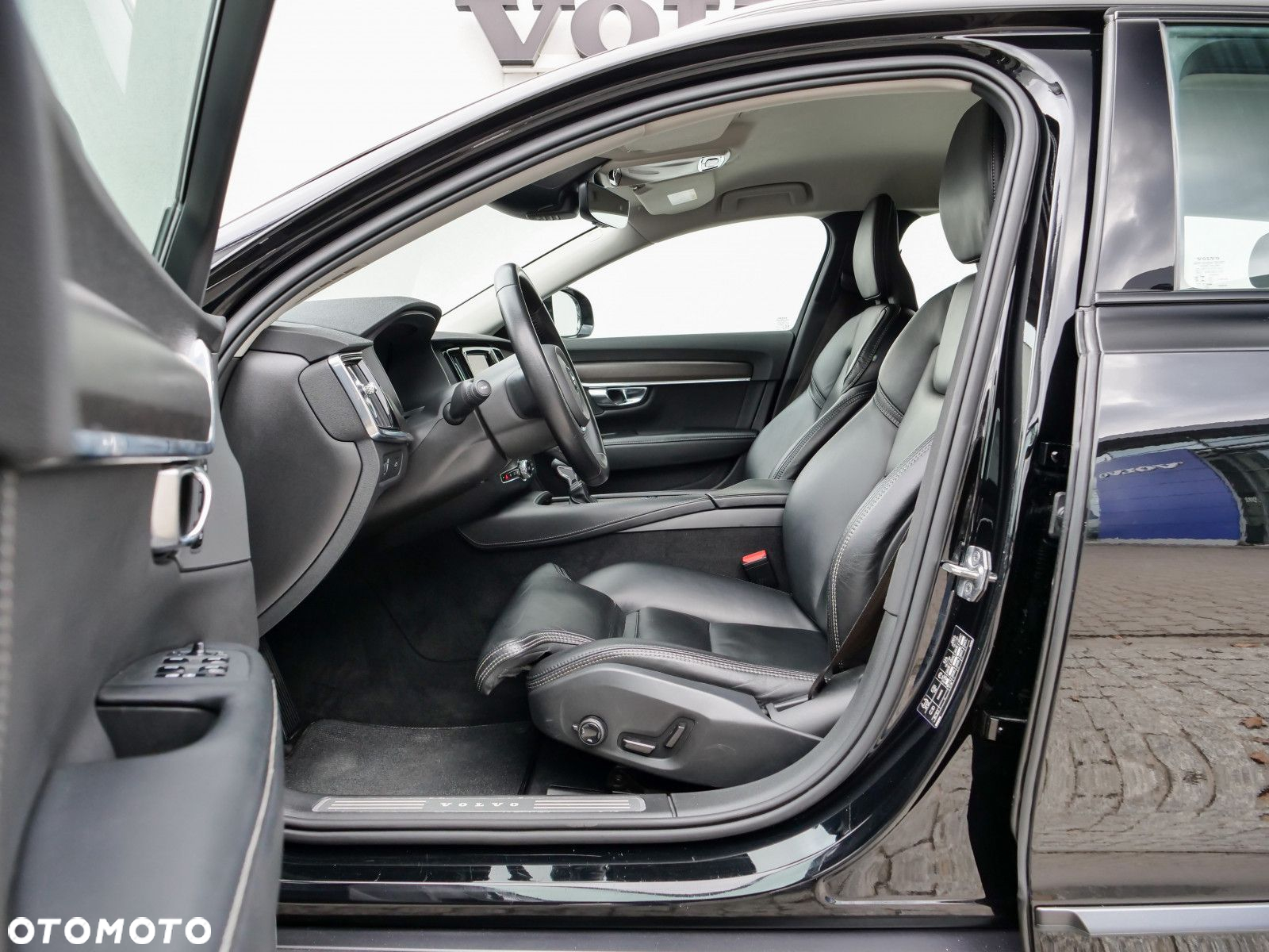 Volvo V90 Cross Country - 14
