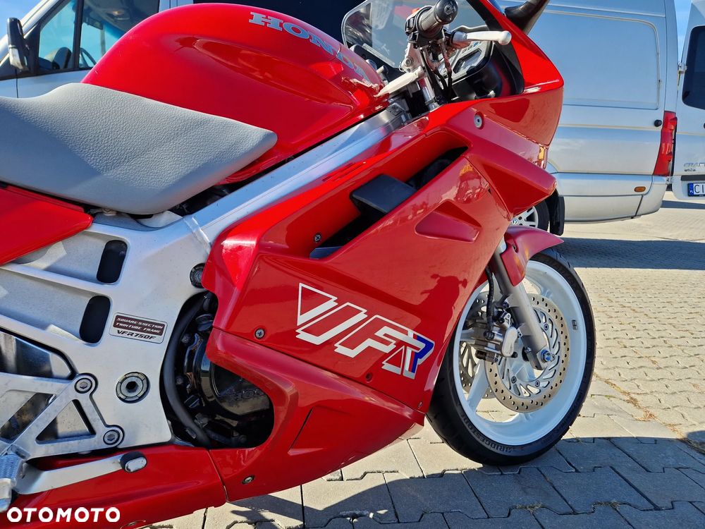 Honda VFR - 27