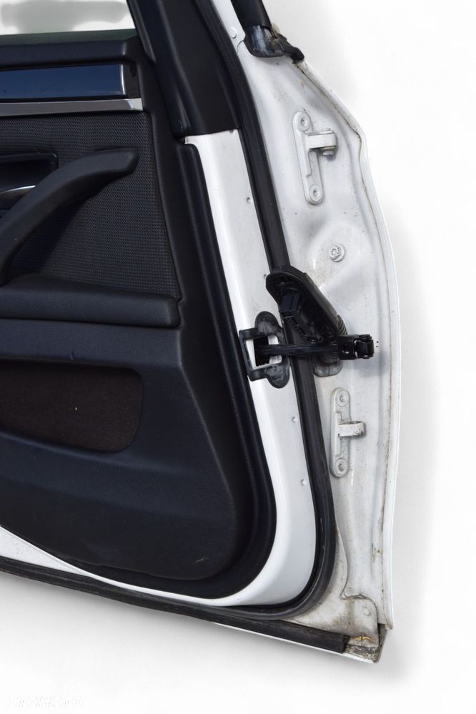 Drzwi Lewy Tył BMW 5 F11 KOMBI Lift 2012-2017 Kolor: 300 Alpinweiss - 11
