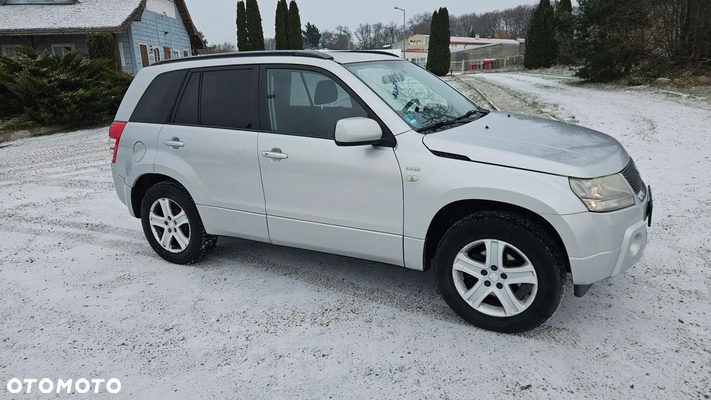 Suzuki Grand Vitara 1.9 DDiS Club DPF Family - 2