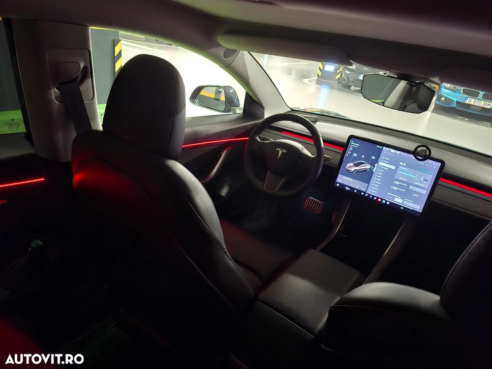 Tesla Model 3 - 7