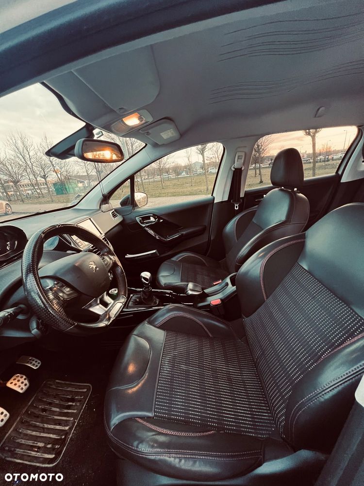 Peugeot 2008 PureTech 110 Stop&Start GT-Line Edition - 28