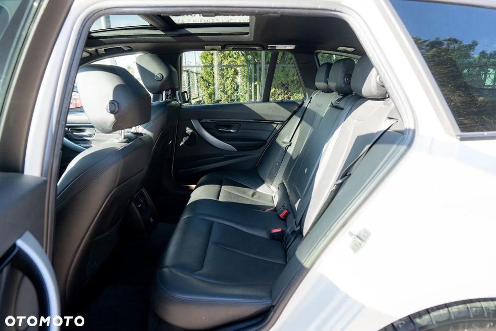 BMW Seria 3 320i xDrive Edition M Sport Shadow - 18