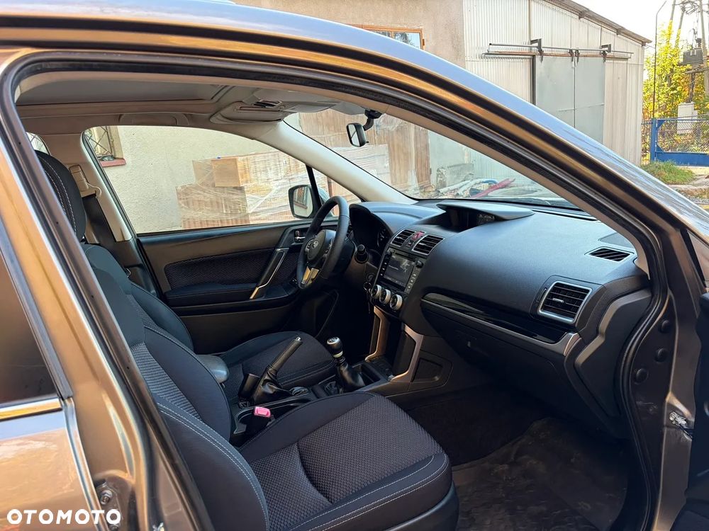 Subaru Forester 2.0 i Exclusive - 12