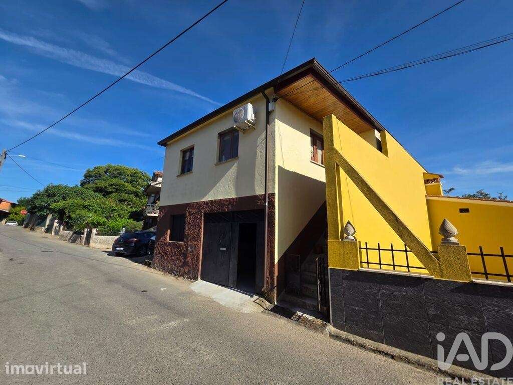 Casa / Villa T3 em Santa Comba Dão e Couto do Mosteiro - Grande imagem: 3/36