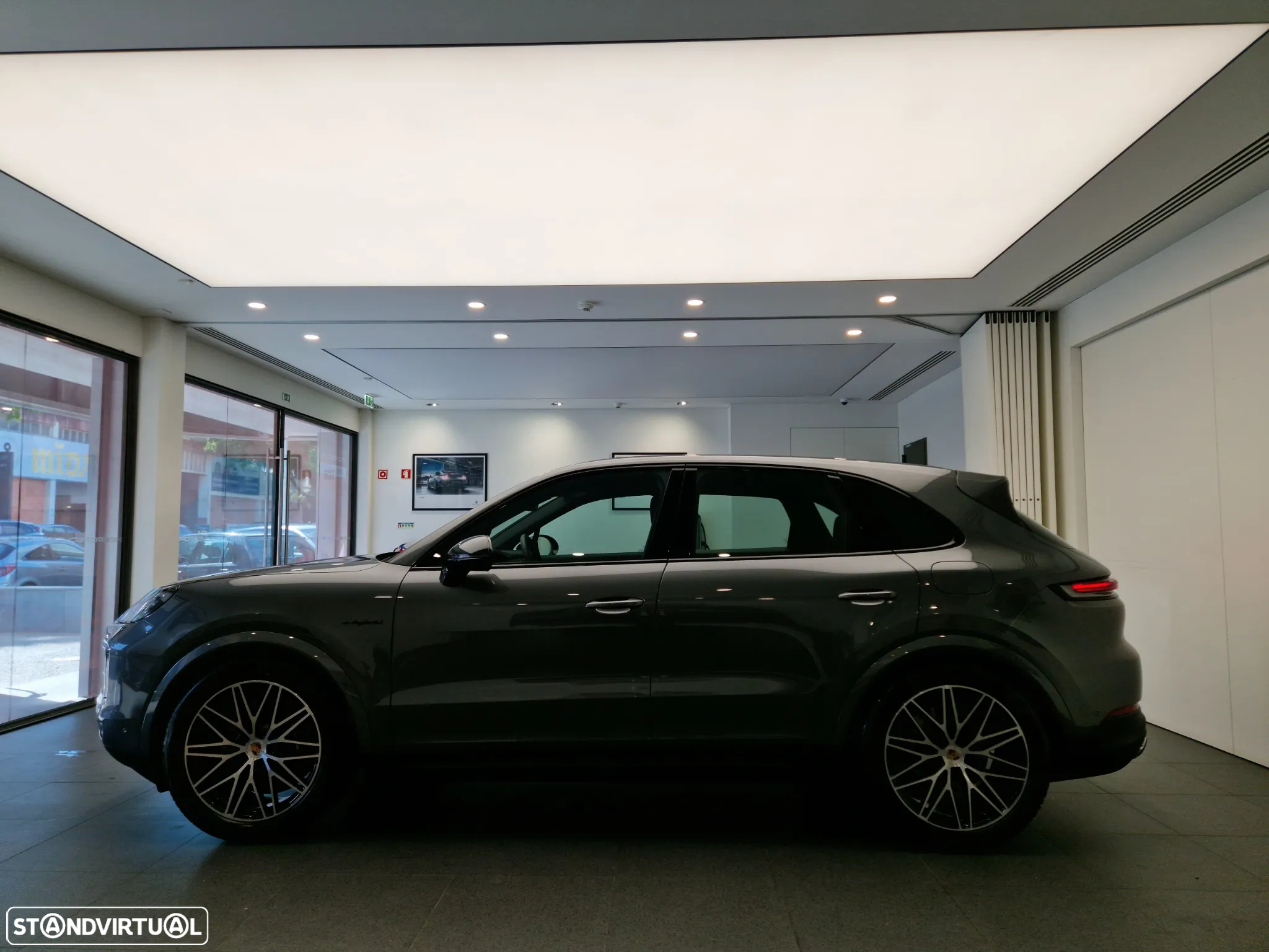 Porsche Cayenne E-Hybrid - 2