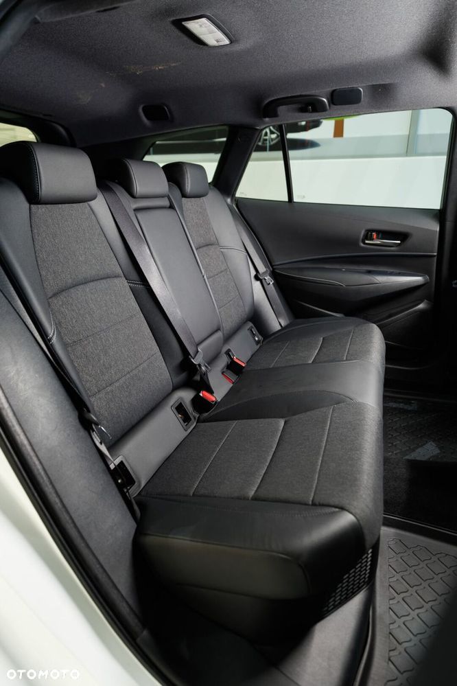 Toyota Corolla 2.0 Hybrid Comfort - 21