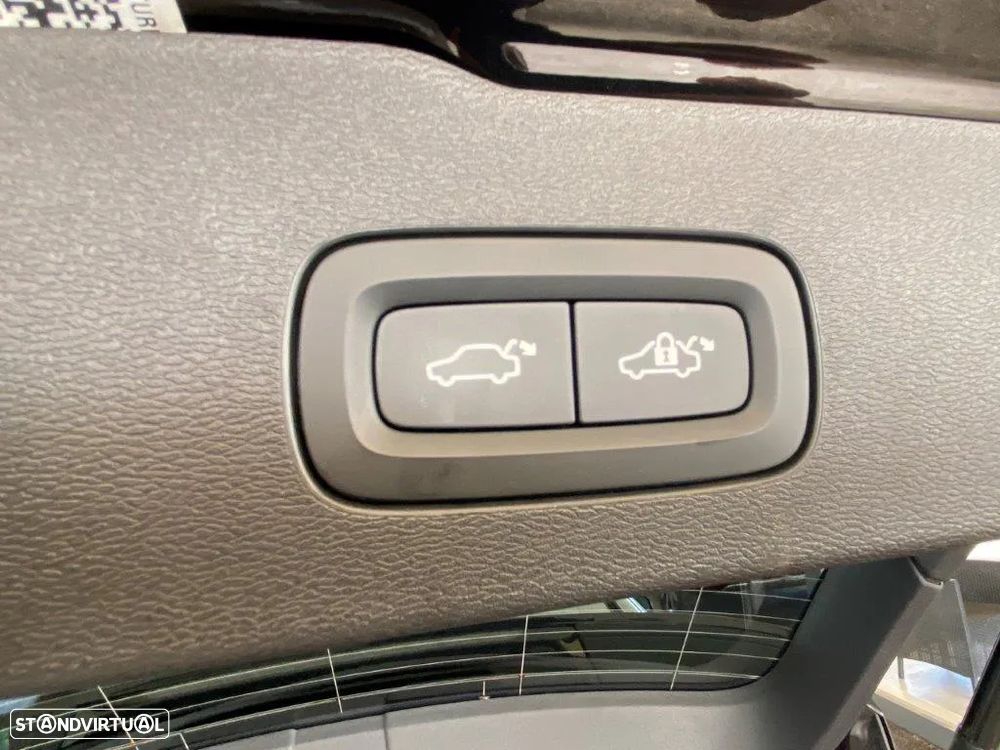 Volvo V60 2.0 T8 AWD TE Plus Dark - 15