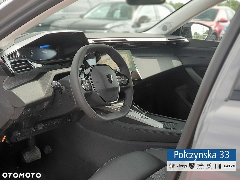 Peugeot 408 - 8