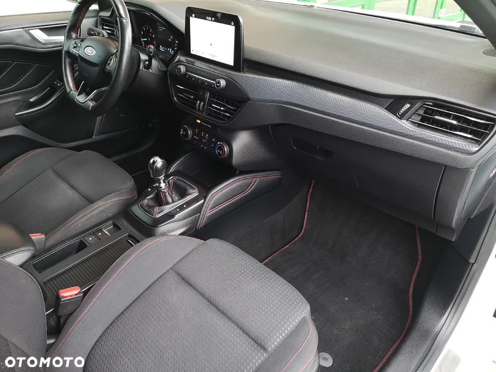 Ford Focus 1.0 EcoBoost ST-Line - 19