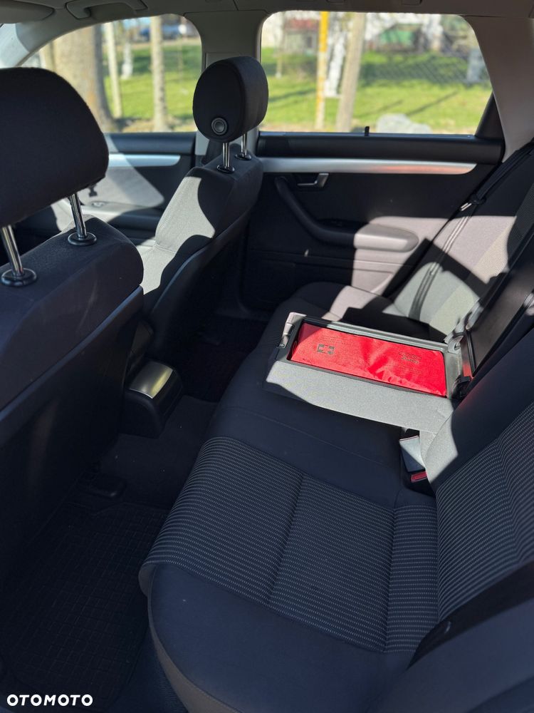 Audi A4 Avant 2.0 TDI - 10