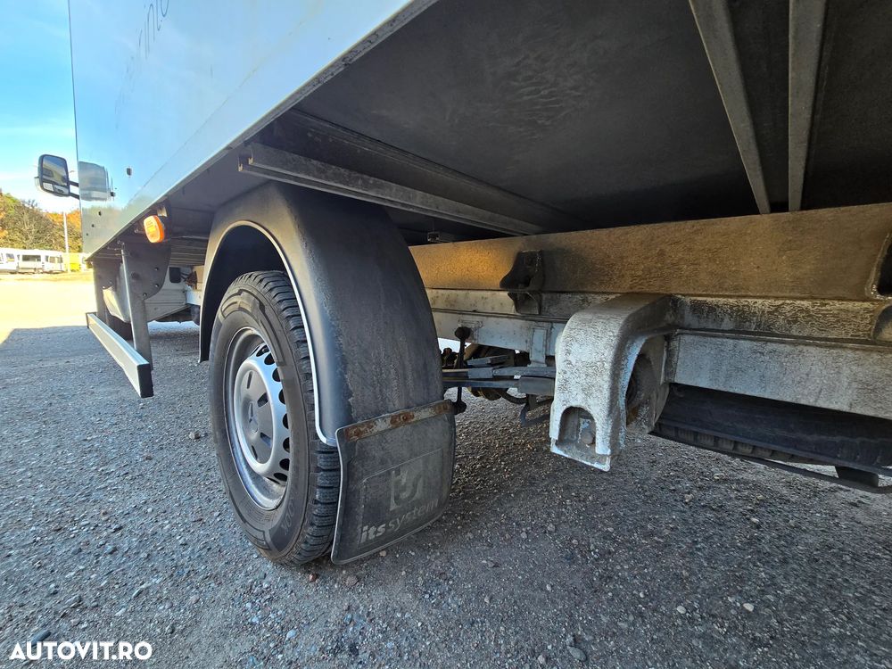Mercedes-Benz Sprinter - 24