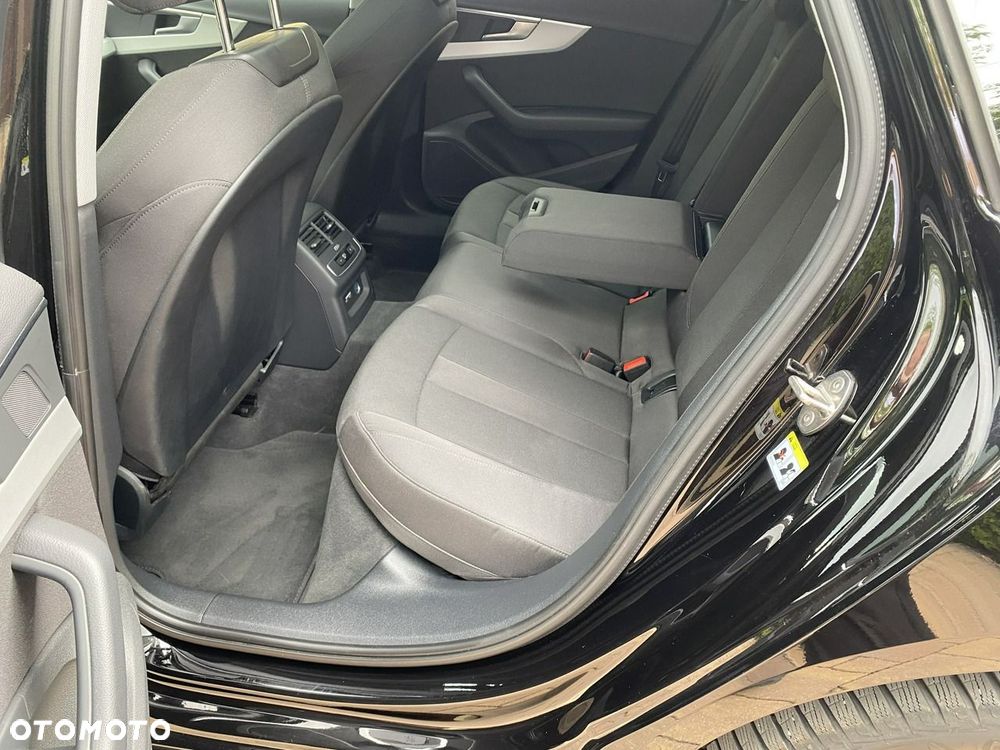 Audi A4 Avant 40 TFSI quattro S tronic advanced - 31
