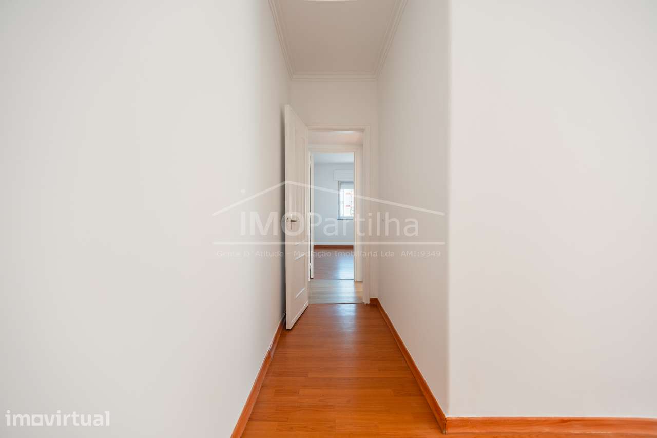 Apartamento T2 em Monte Abrão com arrecadação! - Grande imagem: 2/15