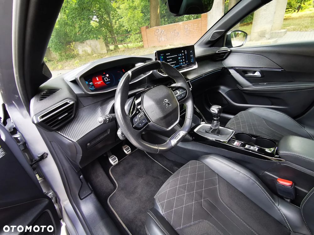 Peugeot 208 1.2 T Allure S&S - 23