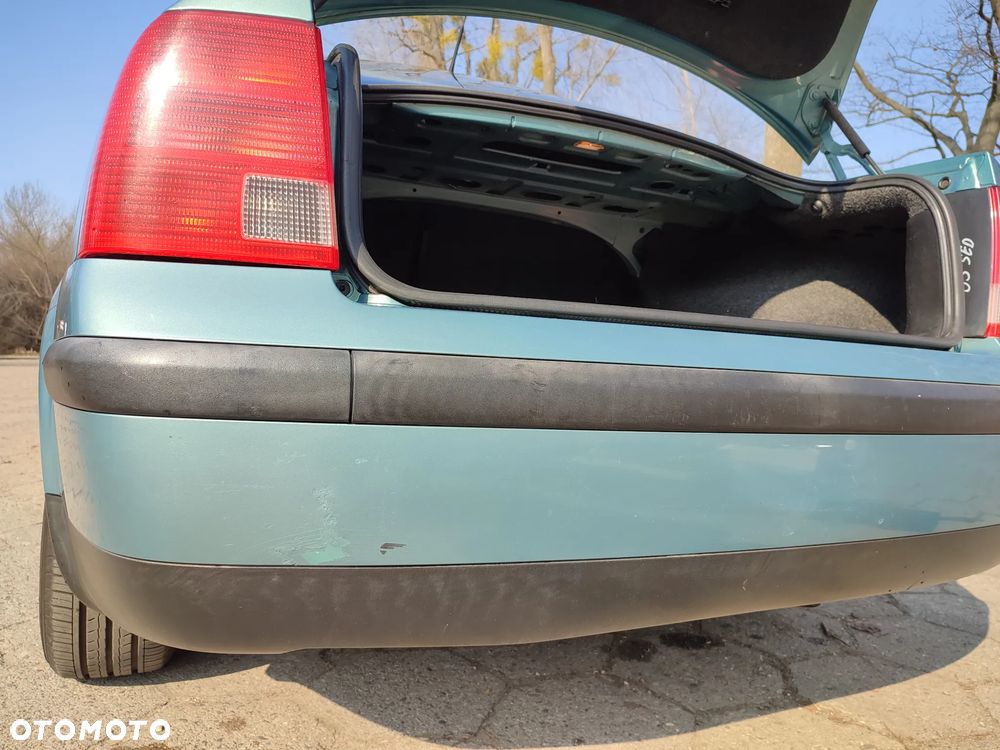 Volkswagen Passat - 17