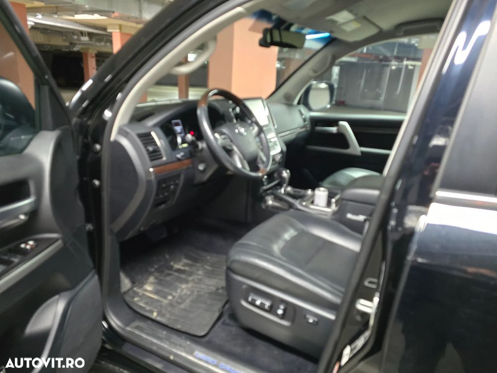 Toyota Land Cruiser 4.5 D-4D V8 Luxury - 4