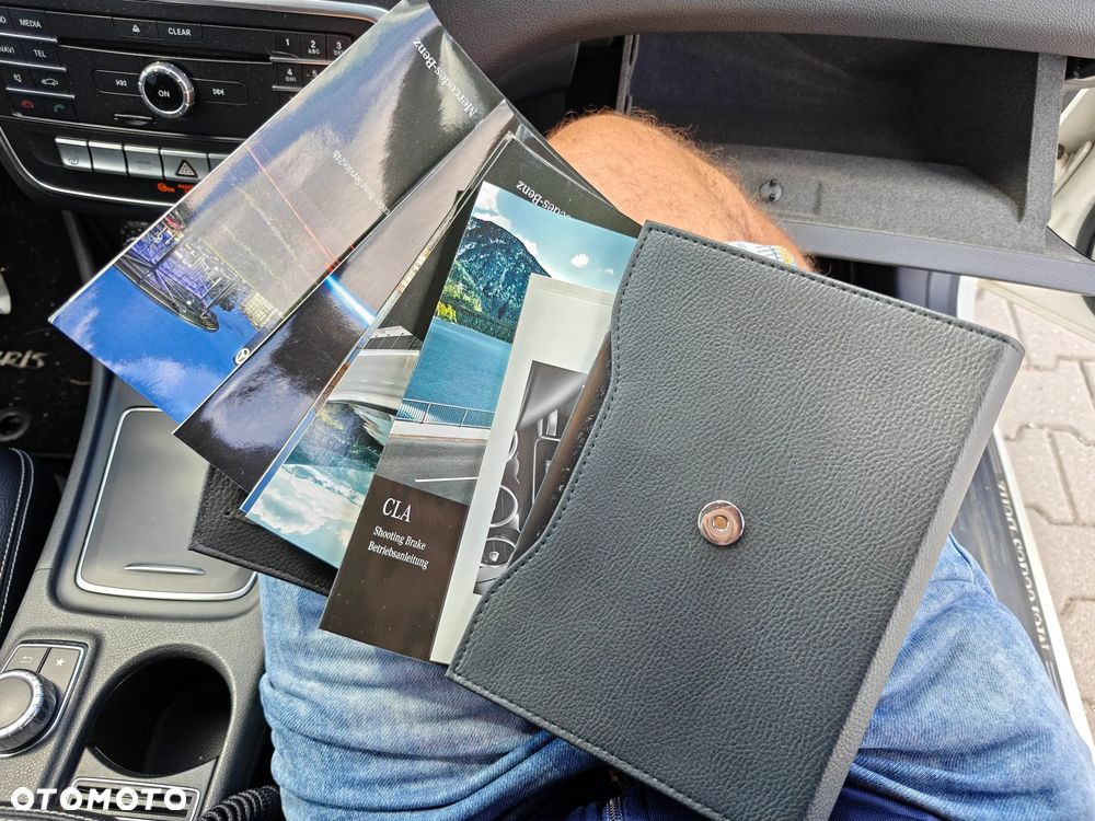 Mercedes-Benz CLA 180 7G-DCT UrbanStyle Edition - 20