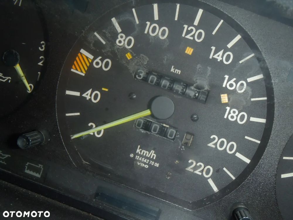 kabina buda karoseria drzwi maska dach błotniki silnik skrzynia tapicerka koła szyba mercedes benz w124 w 124 124 3,0 d - 20