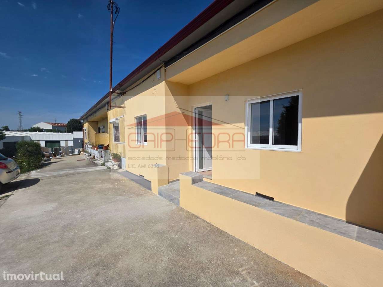 Pequena casa térrea estado novo com terreno Vilar Paraíso - Grande imagem: 3/28