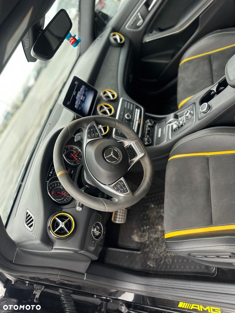 Mercedes-Benz CLA AMG 45 4Matic AMG Speedshift 7G-DCT Yellow Night Edition - 40