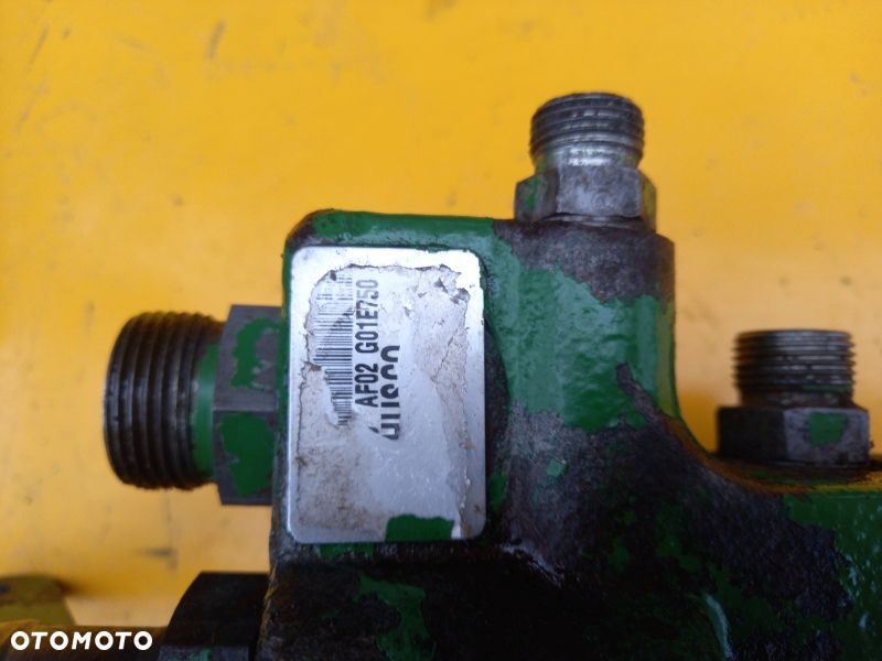 Blok zawór priorytetowy pierwszeństwa John Deere 6910 - 3