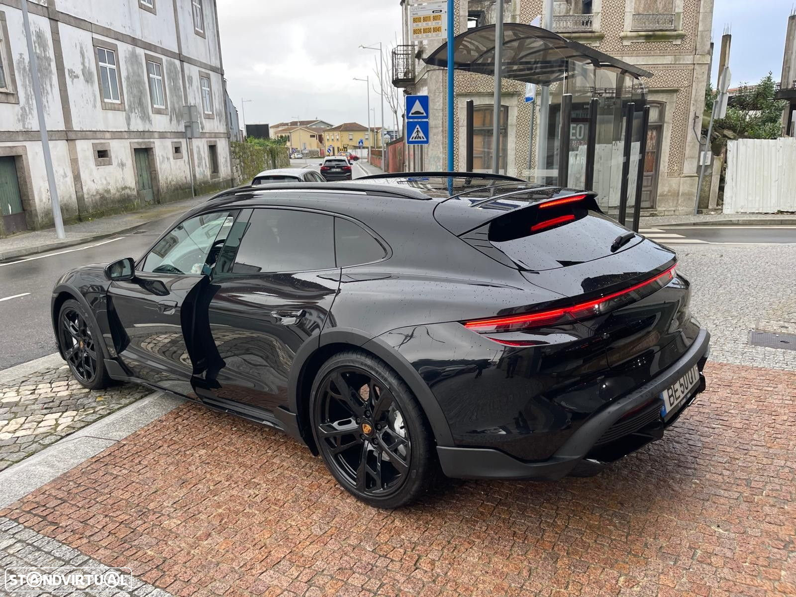 Porsche Taycan Cross Turismo Turbo - 12