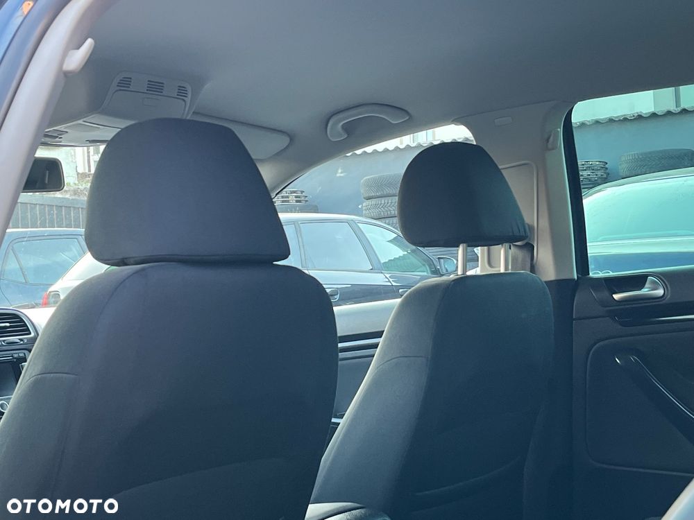 Volkswagen Golf 1.6 TDI DPF BlueMotion - 18