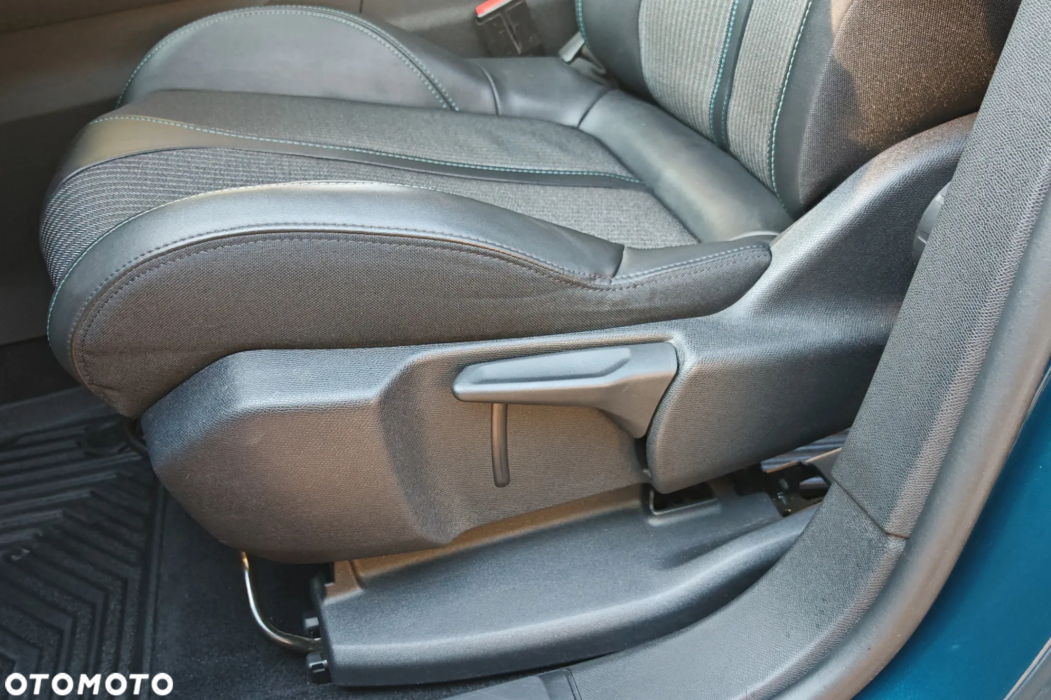 Peugeot 3008 1.2 PureTech Allure Pack S&S EAT8 - 21