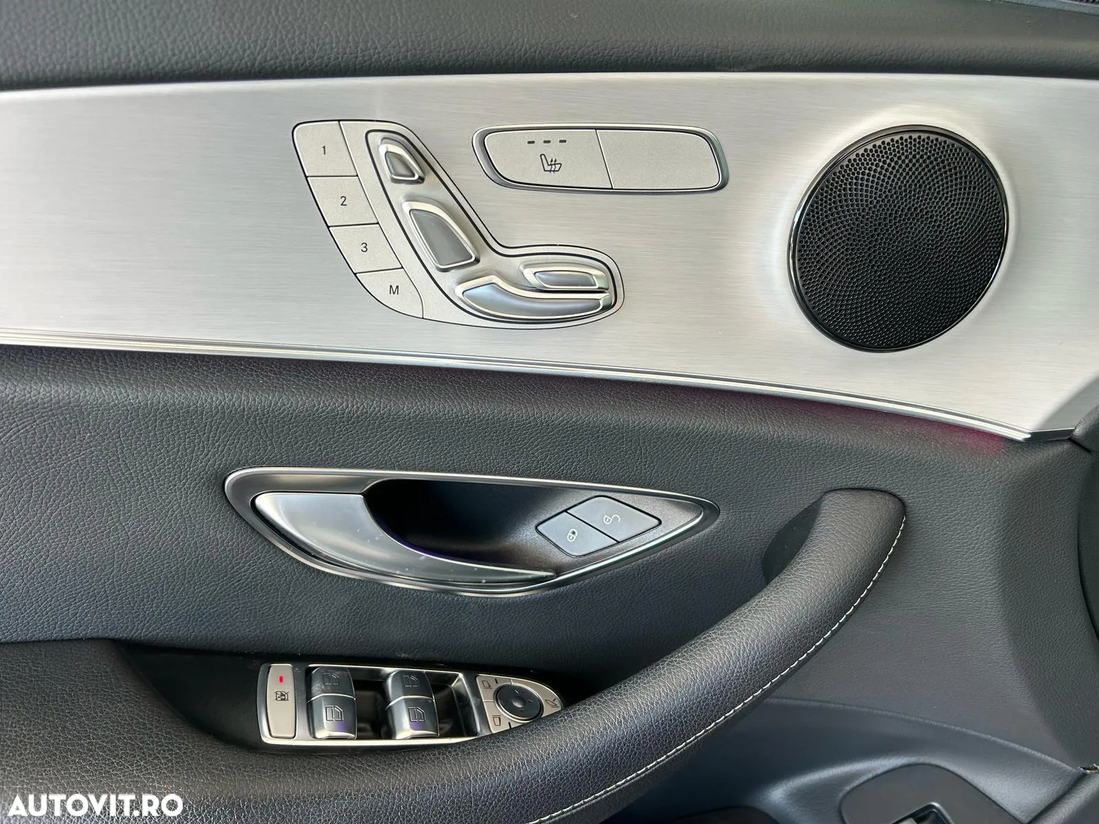 Mercedes-Benz E 220 d 4Matic 9G-TRONIC Avantgarde - 12