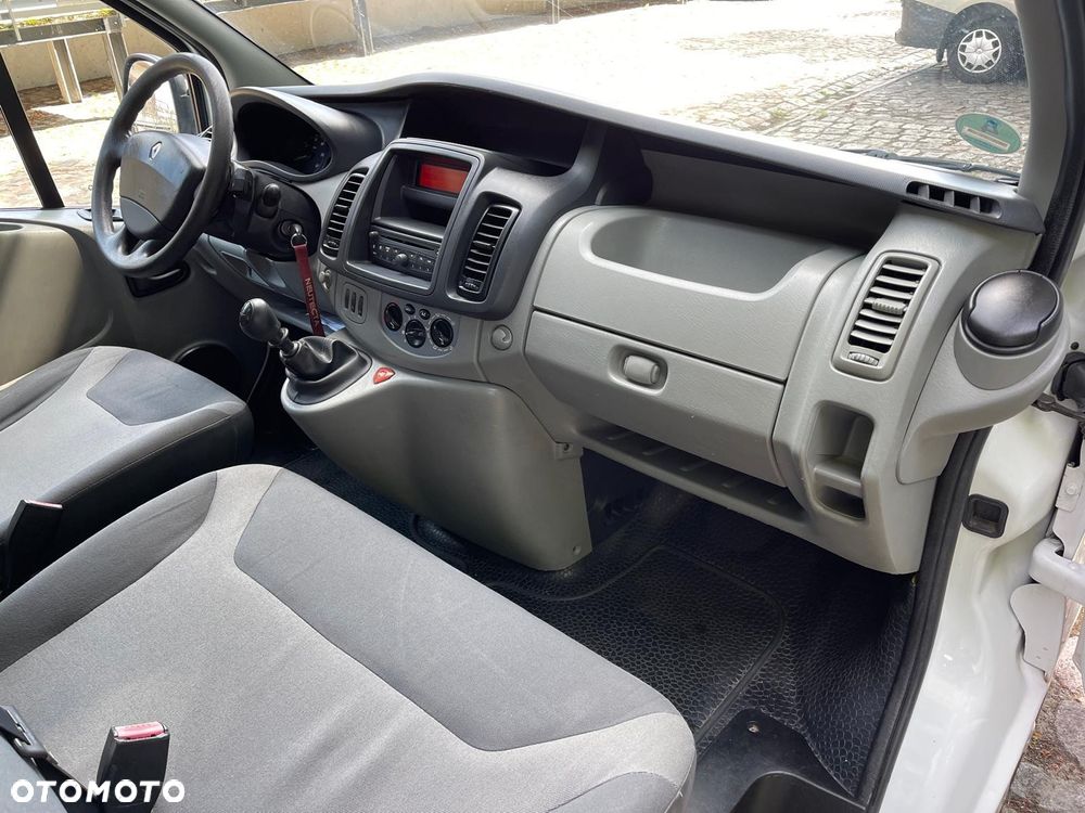 Renault Trafic - 10