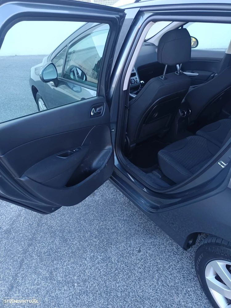Peugeot 308 SW - 11