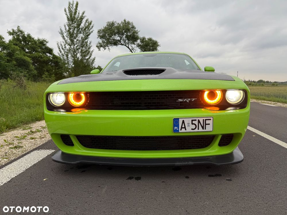 Dodge Challenger - 25