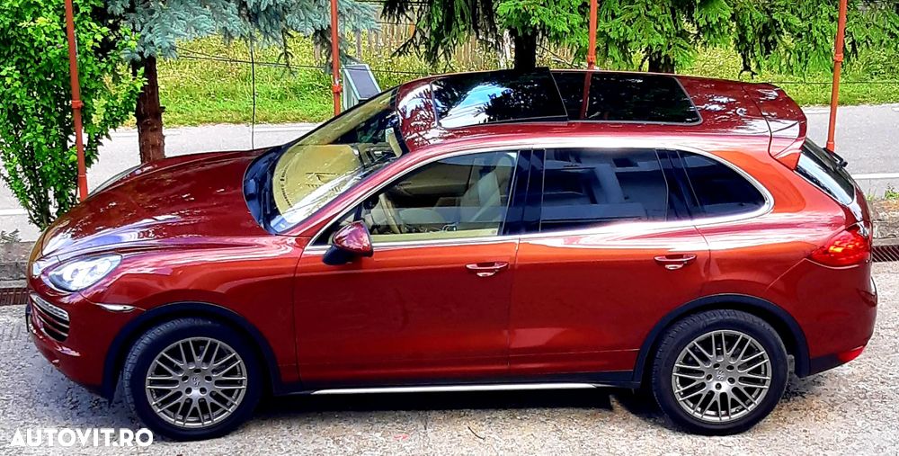Porsche Cayenne - 1
