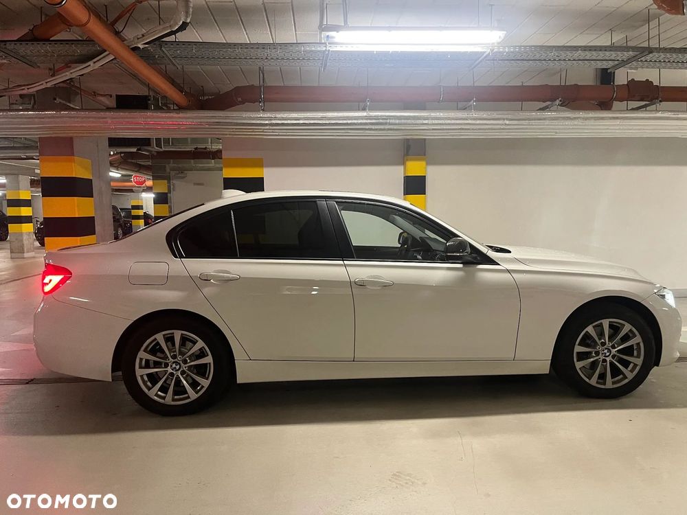 BMW Seria 3 320d Edition Luxury Line Purity - 2